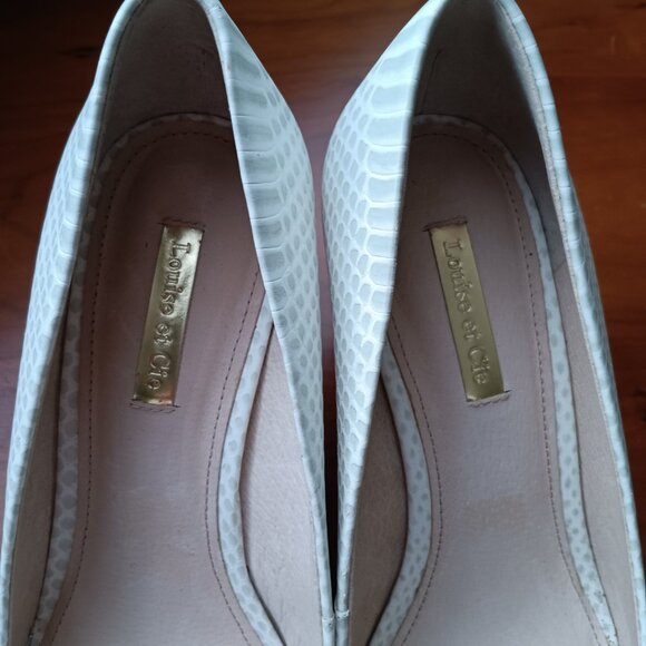 Women's Grey & Bone Snake Embossed Point Toe Pumps - Picture 5 of 13